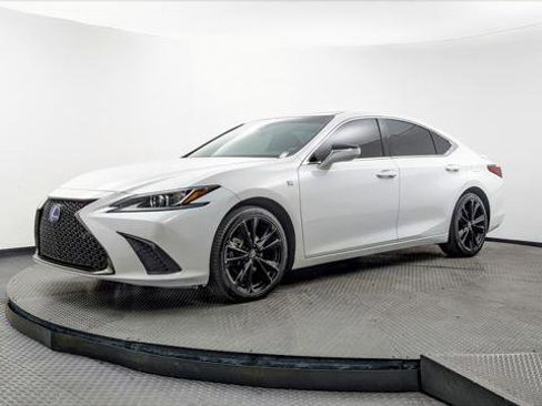 Used 2022 Lexus ES 300h F Sport FWD image 2