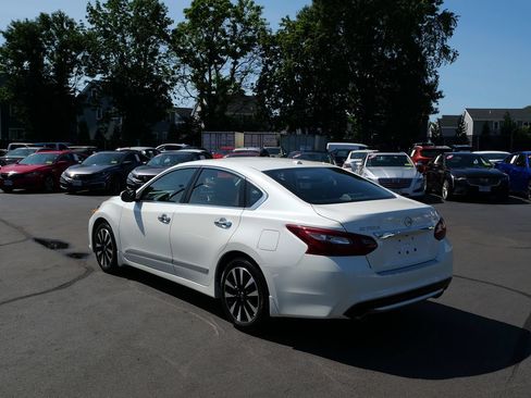 Used 2018 Nissan Altima 2.5 SV w/ 2.5 SV Technology Package FWD image 5