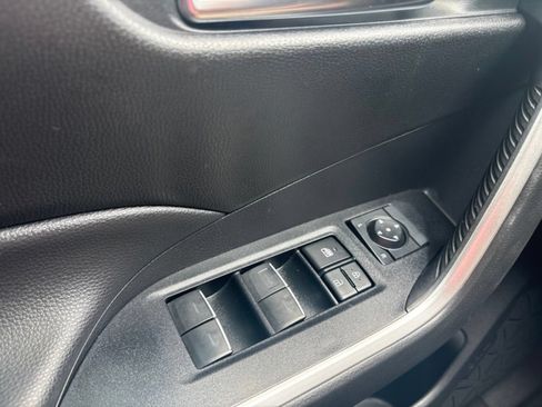 Used 2022 Toyota RAV4 SE w/ Convenience Package AWD/4WD image 18