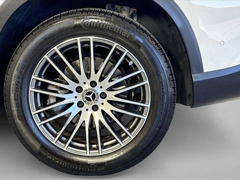 Used 2025 Mercedes-Benz GLC 300 image 29