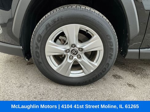 Used 2021 Toyota RAV4 XLE w/ XLE Grade Weather Package image 15