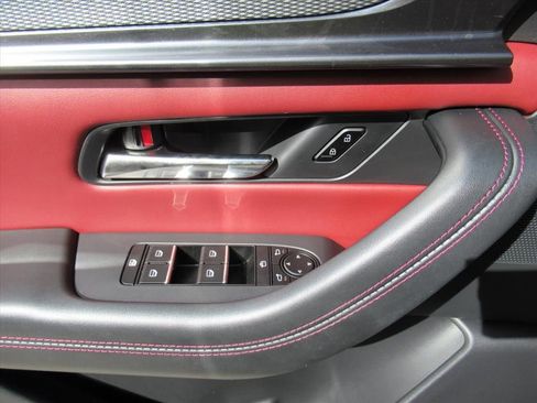 Used 2025 MAZDA CX-70 3.3 Turbo S w/ Premium Package image 22