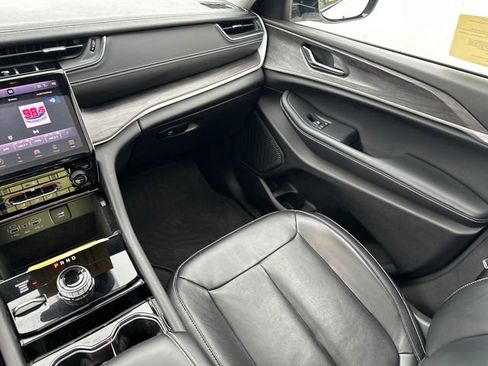 Used 2023 Jeep Grand Cherokee L Limited image 25