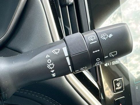 New 2025 Subaru Outback Limited image 13