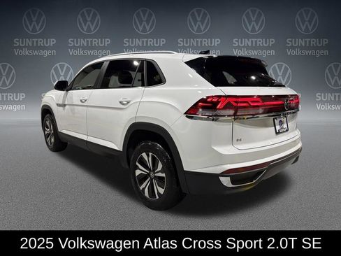 Used 2025 Volkswagen Atlas Cross Sport SE image 3