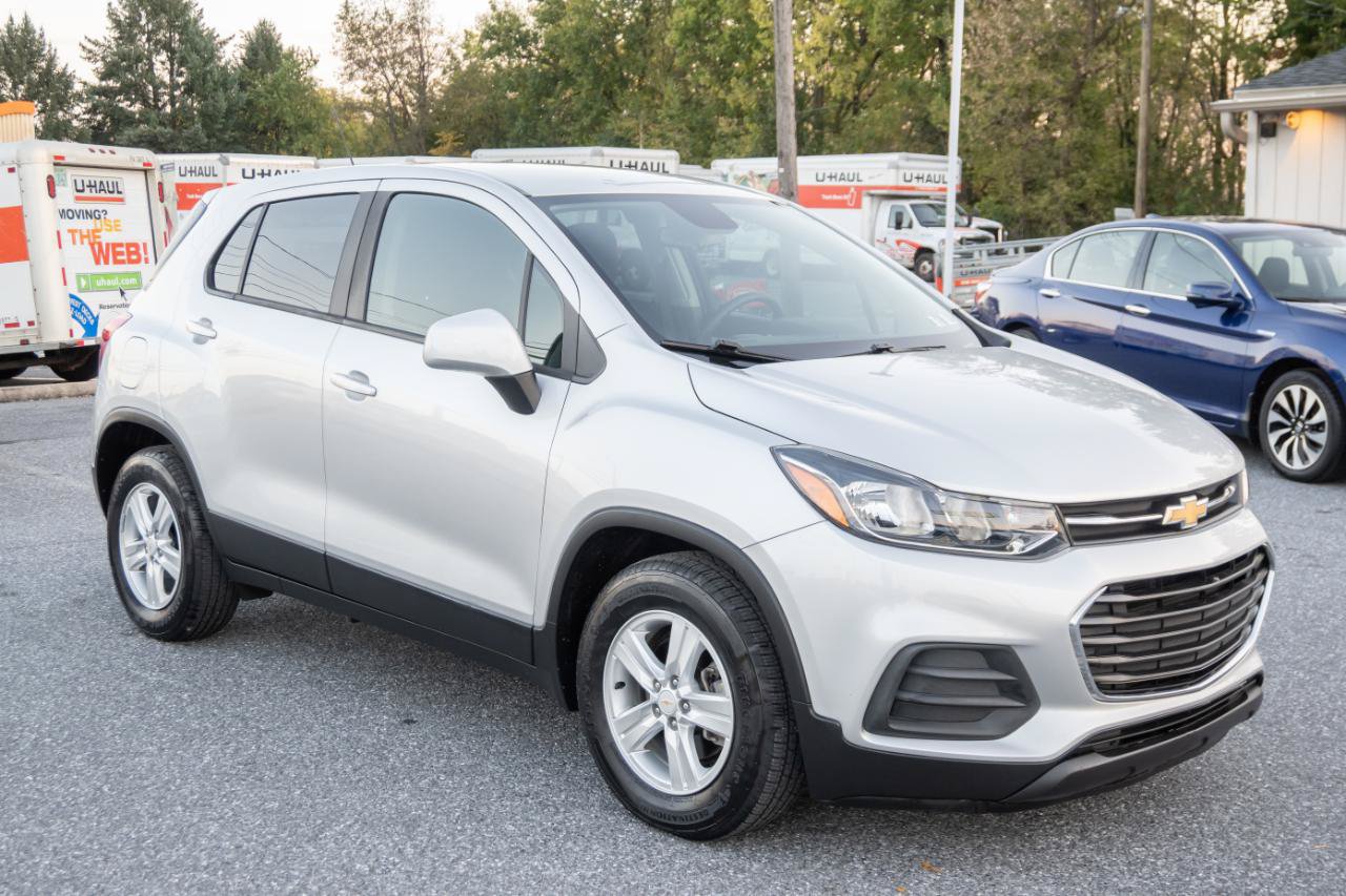 Used 2020 Chevrolet Trax LS w/ Tint and Cruise Package FWD image 4