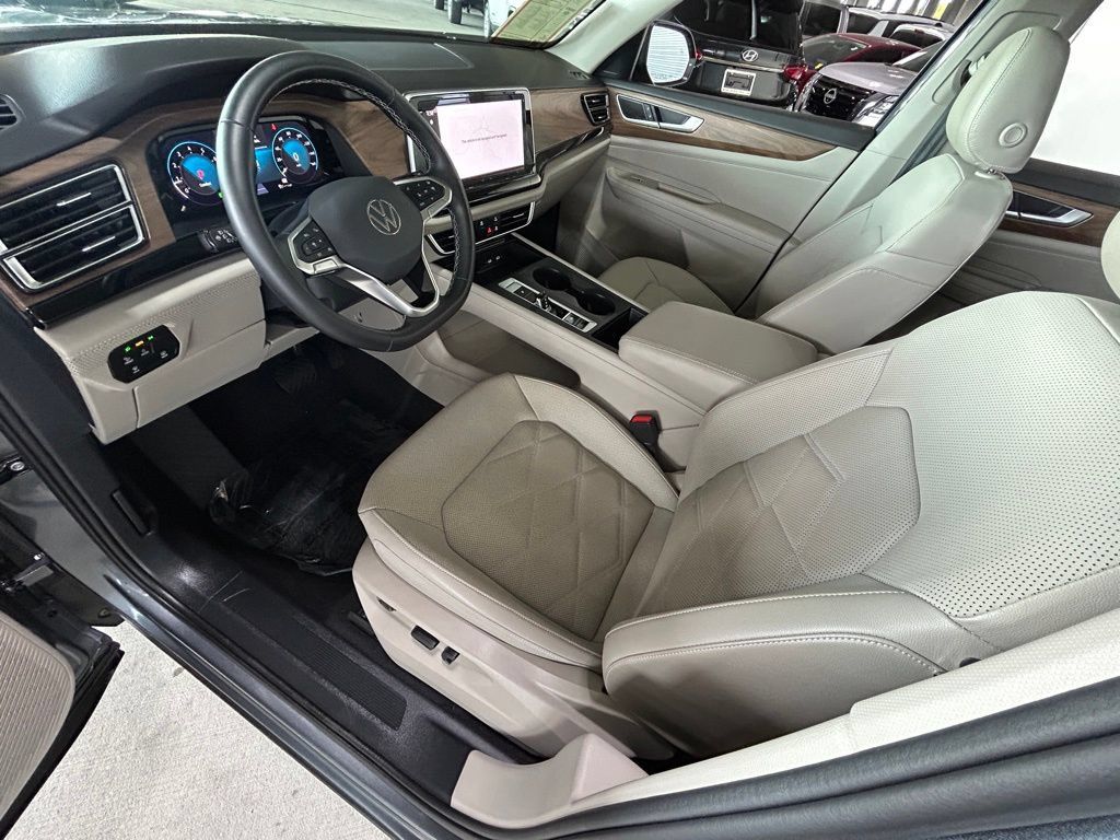 Used 2024 Volkswagen Atlas SE FWD image 45