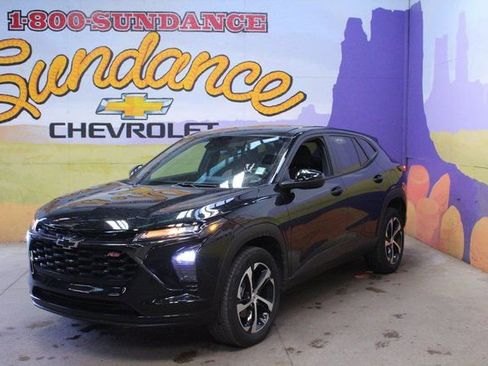 Used 2024 Chevrolet Trax RS w/ Driver Confidence Package image 2