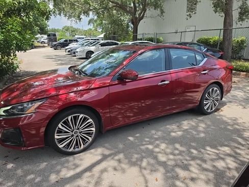 Used 2023 Nissan Altima 2.5 SL AWD/4WD image 13