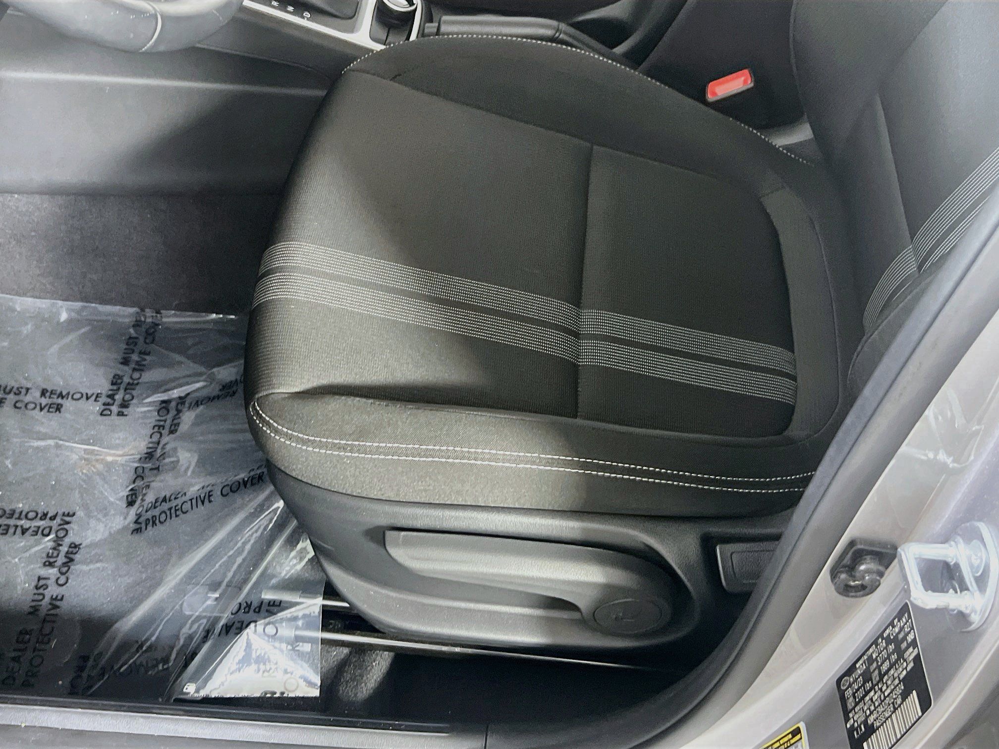 Used 2023 Hyundai Venue SEL w/ Cargo Package FWD image 18