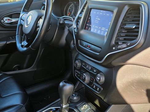 Used 2019 Jeep Cherokee Latitude Plus image 26