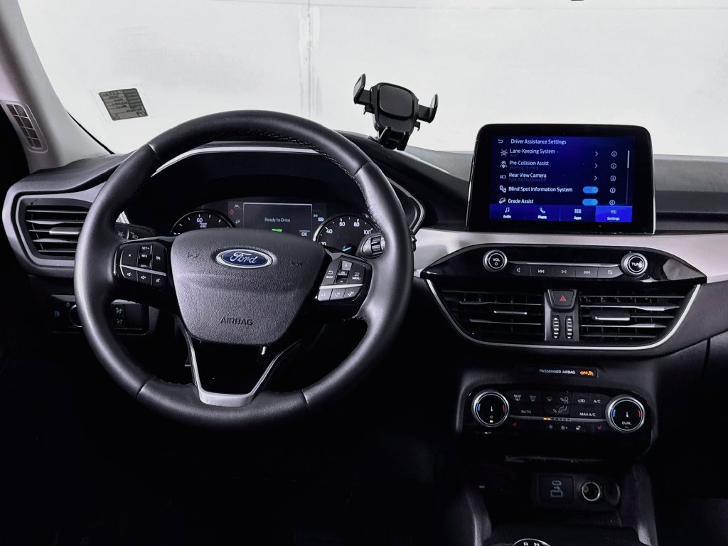Used 2022 Ford Escape SE w/ Cold Weather Package FWD image 24