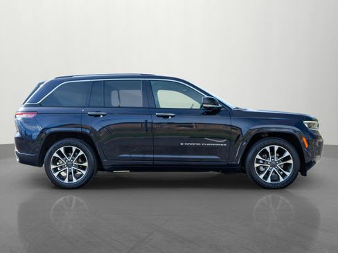 Used 2023 Jeep Grand Cherokee Overland w/ Adv Protech Group III AWD/4WD image 8