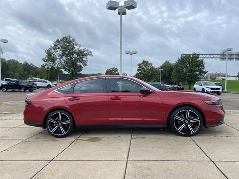 Used 2023 Honda Accord Sport image 13