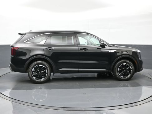 Used 2024 Kia Sorento S w/ Panoramic Sunroof Package image 9
