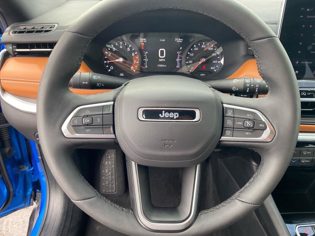 Used 2025 Jeep Compass Limited AWD/4WD image 10