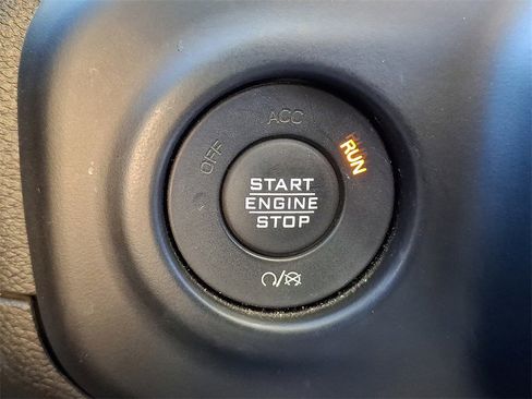 Used 2021 Jeep Gladiator Mojave w/ Cold Weather Group image 23