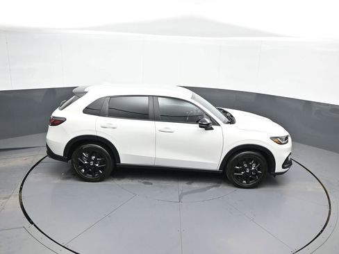 Certified 2025 Honda HR-V Sport image 35