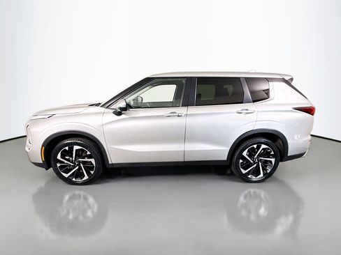 Used 2024 Mitsubishi Outlander SE FWD image 6