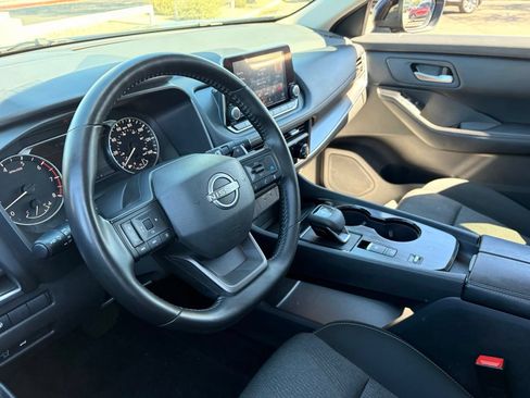 Certified 2023 Nissan Rogue SV FWD image 16