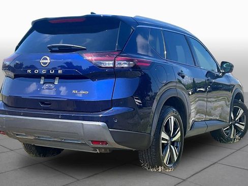 Used 2026 Nissan Rogue SL AWD/4WD image 13