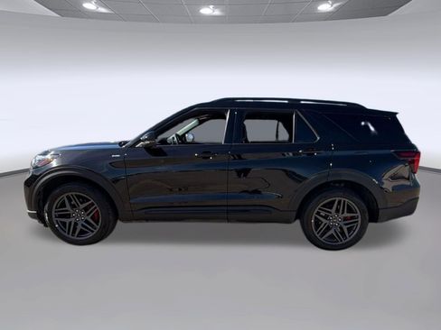 Used 2025 Ford Explorer ST-Line w/ ST-Line Street Pack AWD/4WD image 2