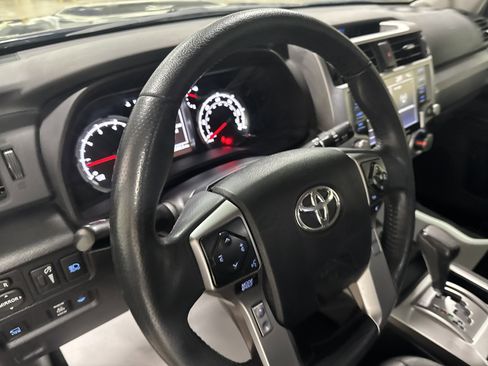 Used 2022 Toyota 4Runner TRD Sport w/ Technology Package AWD/4WD image 39