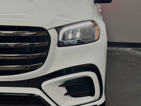 Used 2025 Mercedes-Benz GLS 450 4MATIC image 8