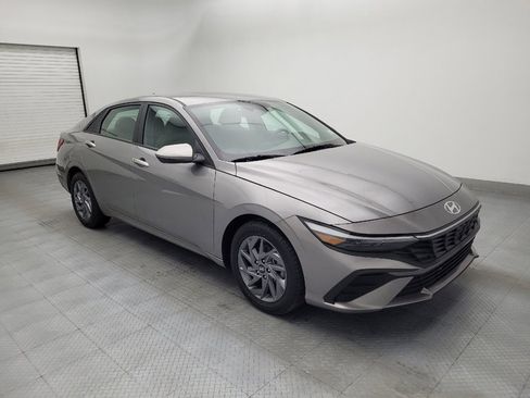 Used 2024 Hyundai Elantra SEL FWD image 11