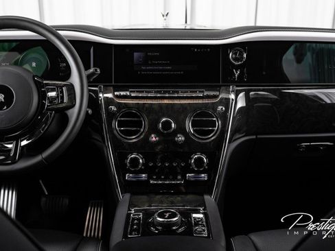 Used 2025 Rolls-Royce Cullinan image 35