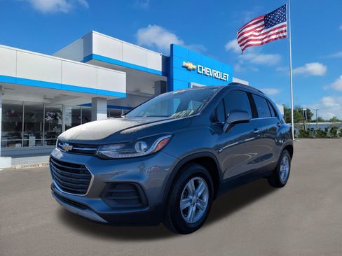 Used 2019 Chevrolet Trax LT w/ LT Convenience Package image 8