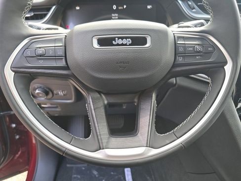 Used 2025 Jeep Grand Cherokee L Limited image 37