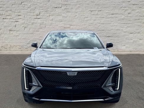 Used 2025 Cadillac Lyriq Luxury w/ LPO, Floor Liner Package AWD/4WD image 7