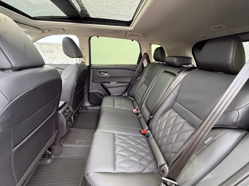 New 2026 Nissan Rogue Platinum image 17