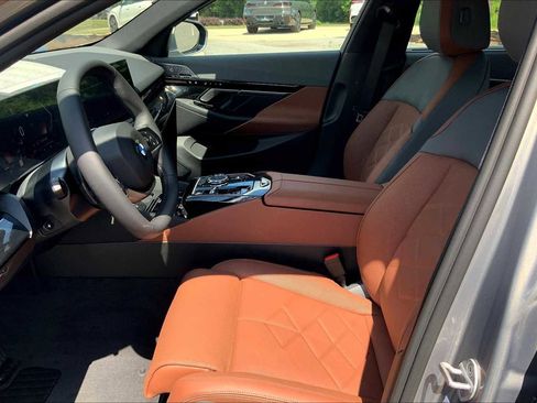 Used 2026 BMW 530i w/ Executive Package image 7