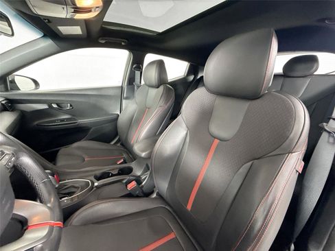 Used 2019 Hyundai Veloster Turbo image 3