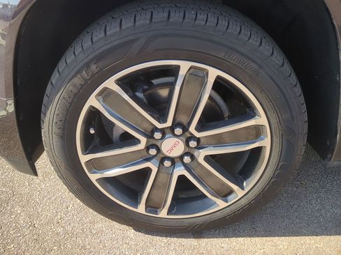 Used 2017 GMC Acadia Denali w/ Technology Package image 9