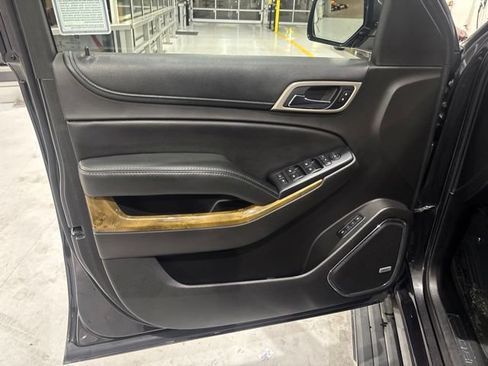 Used 2017 GMC Yukon Denali w/ Open Road Package AWD/4WD image 15