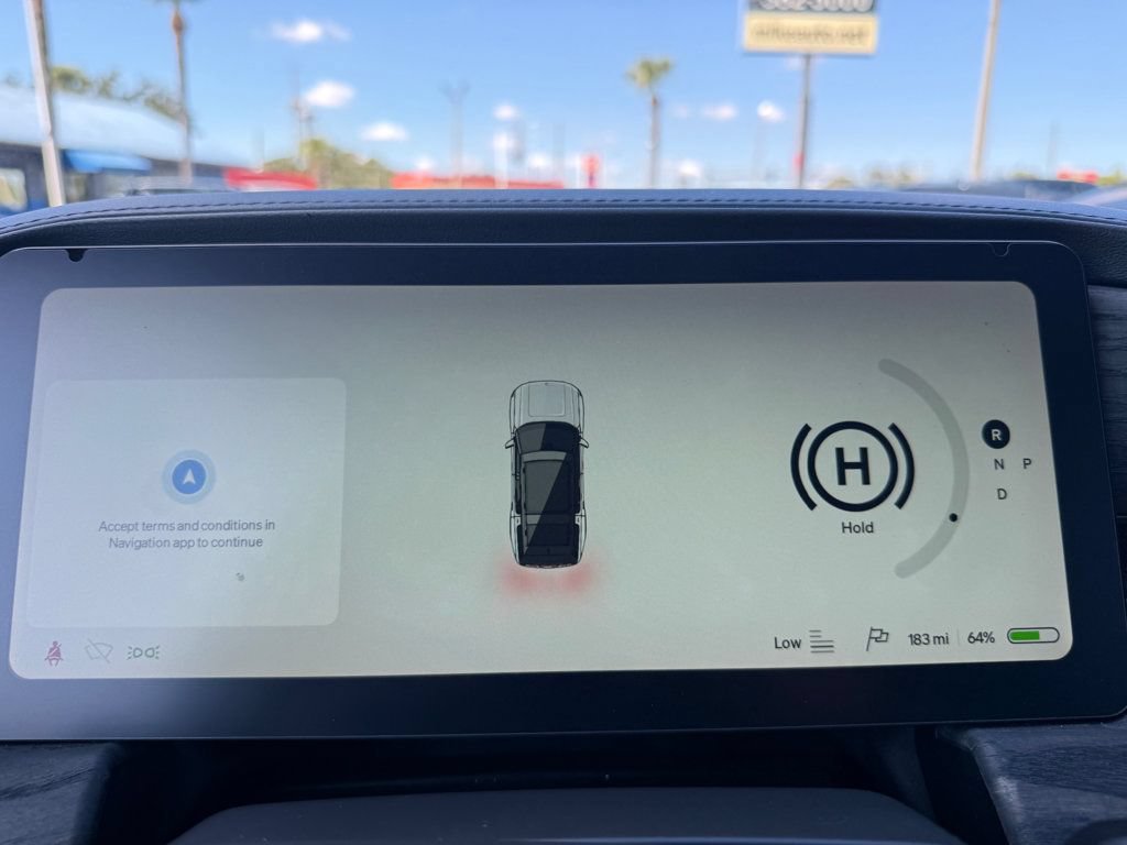Used 2022 Rivian R1S Launch Edition Quad AWD/4WD image 13