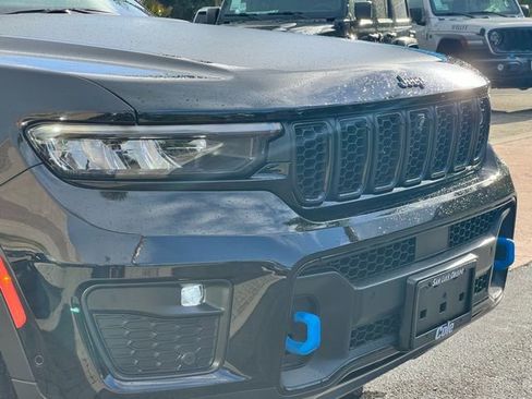 Used 2022 Jeep Grand Cherokee Trailhawk w/ Advanced Protech Group II image 10