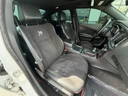 Used 2015 Dodge Charger R/T Scat Pack w/ Technology Group RWD image 12