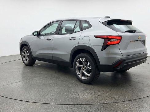 Used 2025 Chevrolet Trax LT image 6