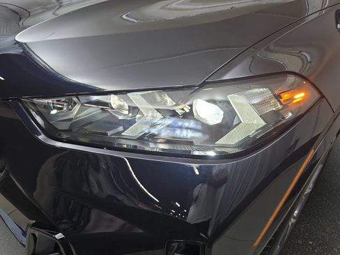 Used 2024 BMW X5 xDrive40i w/ M Sport Package AWD/4WD image 31