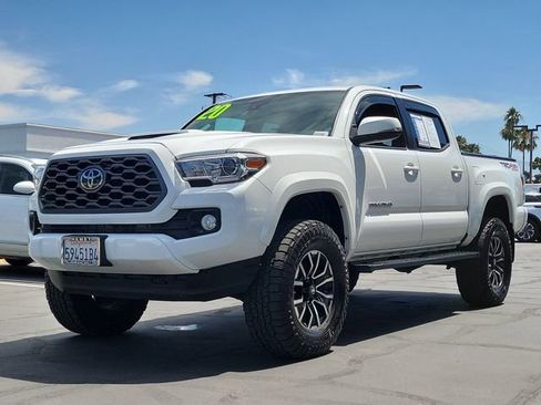 Used 2020 Toyota Tacoma TRD Sport AWD/4WD image 5