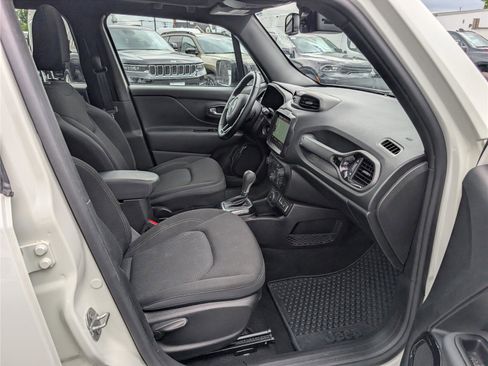 Used 2022 Jeep Renegade Altitude w/ Sun/Sound Group AWD/4WD image 11