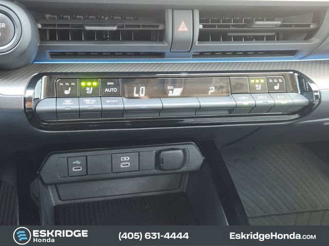 Used 2024 Toyota Prius Limited w/ Limited Premium Package FWD image 20