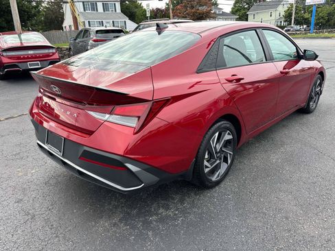 Certified 2025 Hyundai Elantra Sport w/ Cargo Package FWD image 5