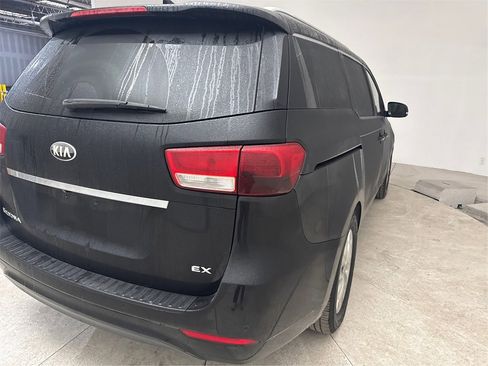 Used 2016 Kia Sedona EX image 21