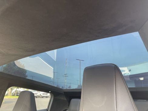 Used 2024 Tesla Cybertruck Cyberbeast AWD/4WD image 17