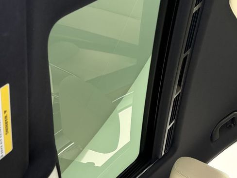 Used 2013 Mercedes-Benz E 350 4MATIC Sedan image 29